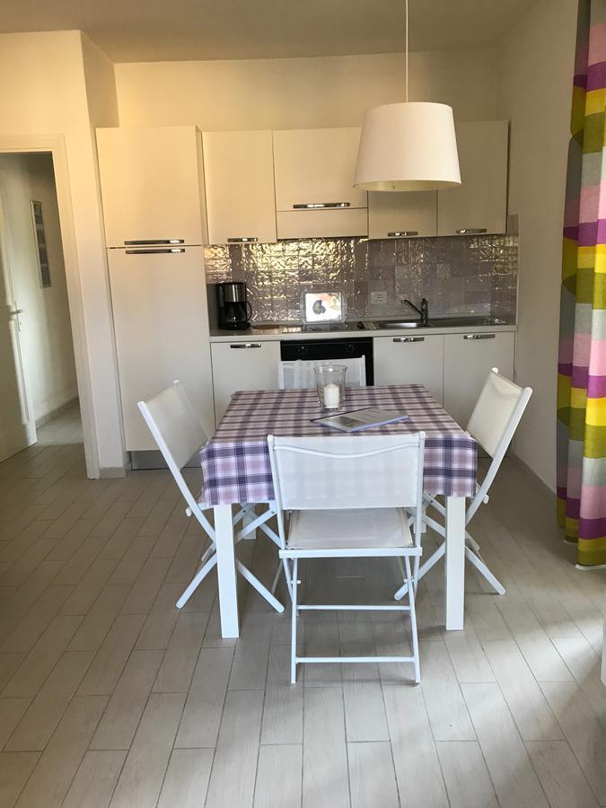 Апарт готель Residenza Le Logge Торрі-дель-Бенако Екстер'єр фото