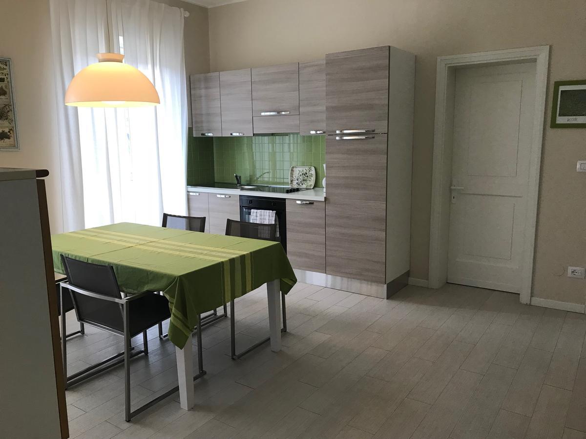 Апарт готель Residenza Le Logge Торрі-дель-Бенако Екстер'єр фото