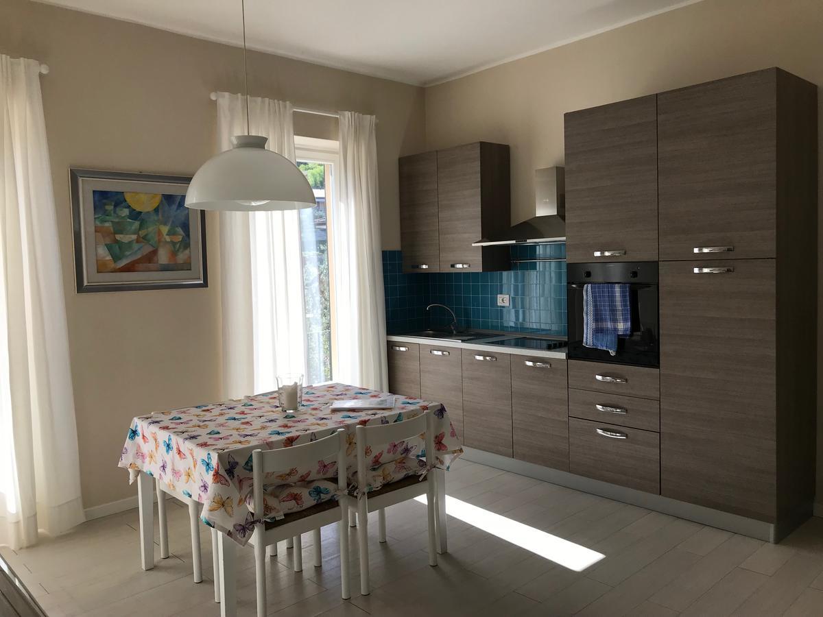 Апарт готель Residenza Le Logge Торрі-дель-Бенако Екстер'єр фото