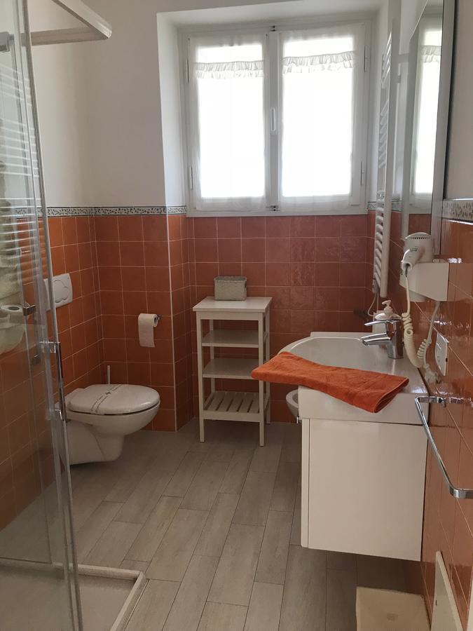 Апарт готель Residenza Le Logge Торрі-дель-Бенако Екстер'єр фото
